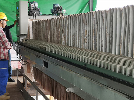 pp材质无纺布滤布压滤机应用